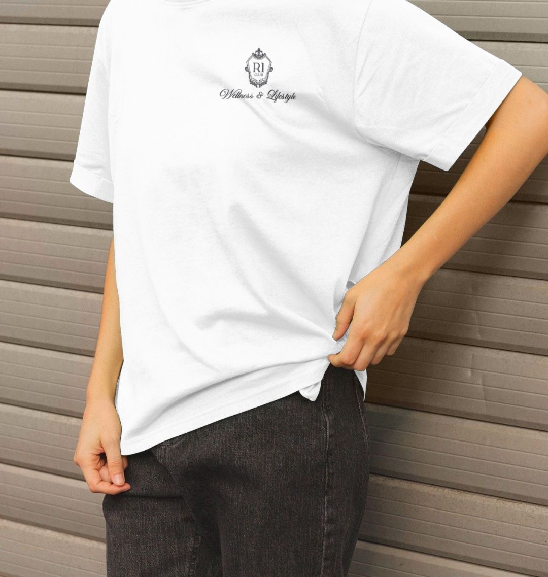 R1 CLUB Relaxed tee with iron gate emblem